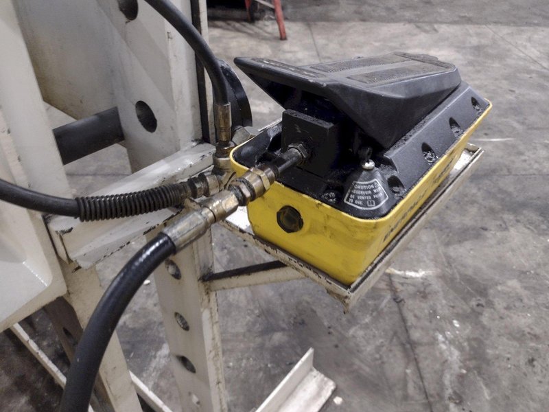 50 TON ENERPAC H-FRAME AIR OVER OIL SHOP PRESS: YOBRO #25793