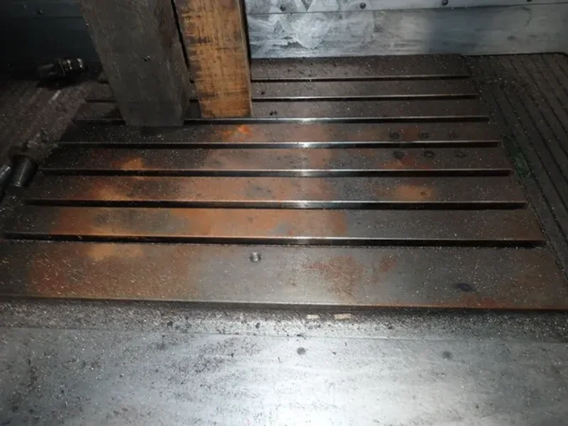 RÖDERS 21" X 27" TABLE CNC VMC  -  RFM600/2