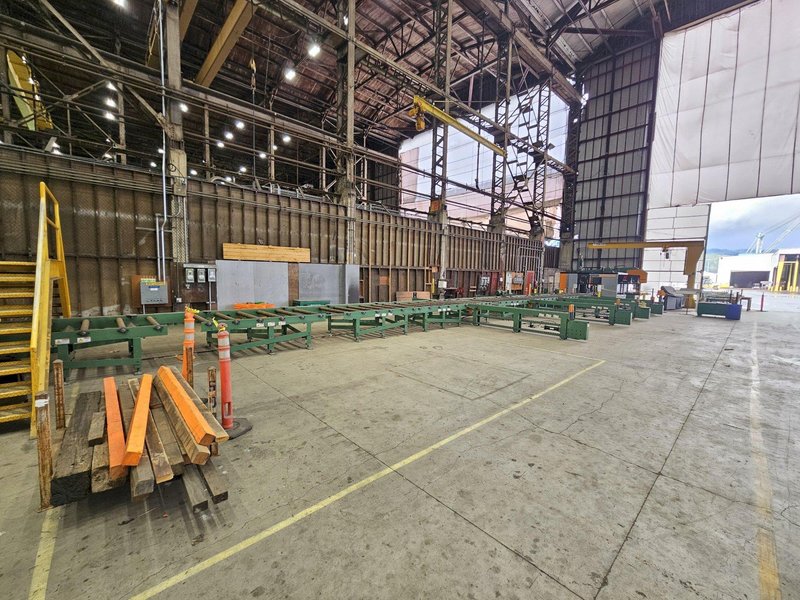 155&#039; X 44&quot; PEDDINGHAUS POWERED MATERIAL CONVEYOR WITH 7 TRANSFER ARMS. CONTROLS/HYDRAULICS INCLUDED. STOCK # 1213825