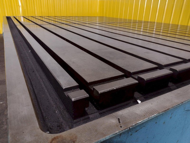 90&#039;&#039; X 130&#039;&#039; T SLOTTED LAYOUT TABLE / FLOOR PLATE: STOCK 17536