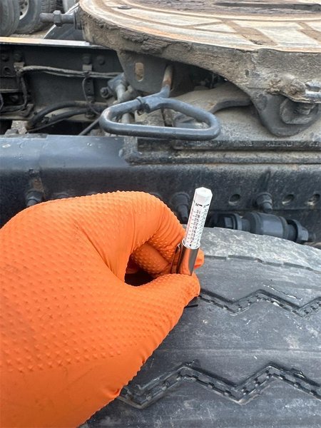 2019 Freightliner Cascadia 1FUJHHDR5KLKM7237