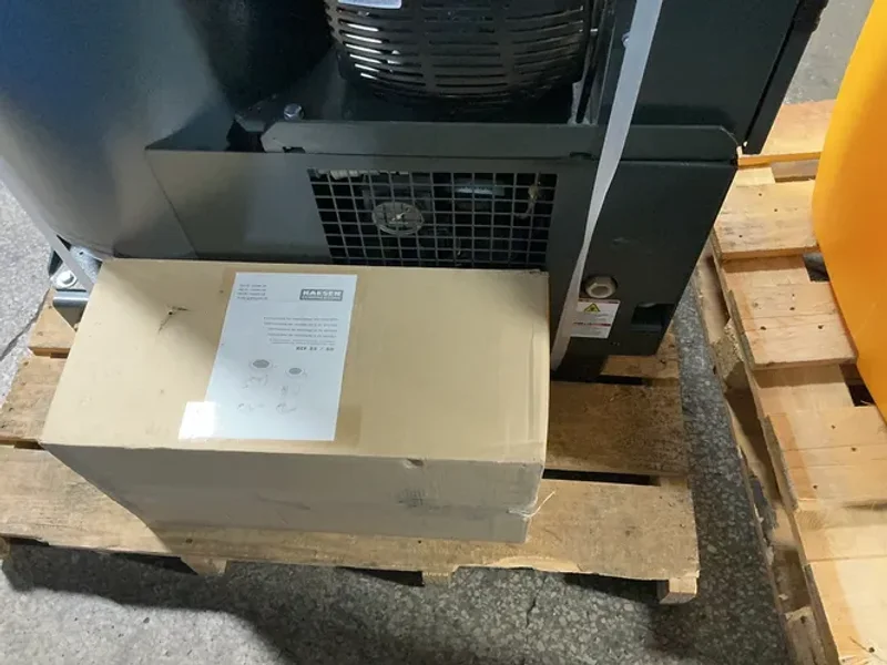 KAESER 5.4 HP ROTARY SCREW COMPRESSOR   -  AIRTOWER 5C