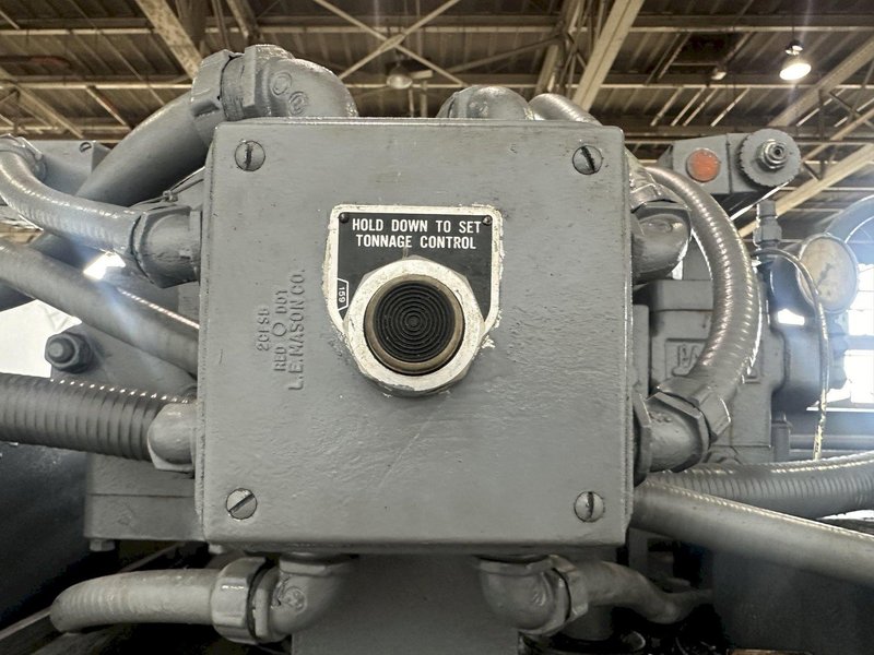 55 TON X 8' PACIFIC J55-8 HYDRAULIC PRESS BRAKE. STOCK # 0305620