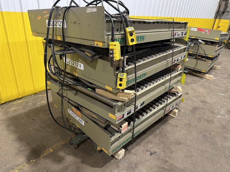 3800 LBS X 60" X 42" SOUTHWORTH HYDRAULIC SCISSOR LIFT TABLE WITH ROLLER CONVEYOR TOP, 110 VOLT: STOCK #20891