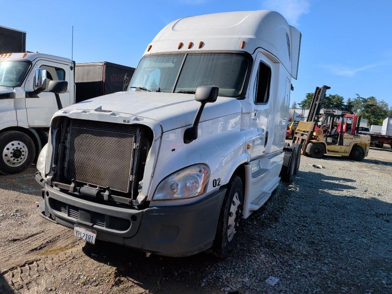 2017 FREIGHTLINER CASCADIA 125 HJ4883