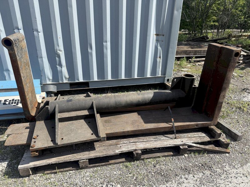 8' LONG HEAVY DUTY PIN ON TYPE FORKLIFT FORKS: YOBRO #25444