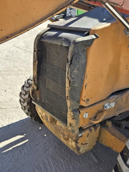 Case 580N Loader Backhoe, 2014 – Enclosed Cab, Pilot Controls