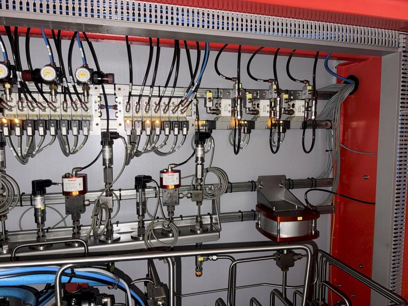 10,000 PSI x 40' RESATO CONTAINERIZED HIGH PRESSURE TEST BAY W/ 3 TON YALE HOIST SYSTEM, NEW 2015: YOBRO #25867