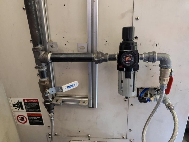 Doosan DMV 3016L VMC, 2006 – Fanuc Control, Videos Available