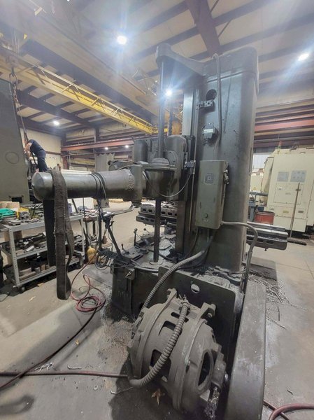 Giddings &amp; Lewis 330T Horizontal Boring Mill – Newall Digital Readout, Rotary Table