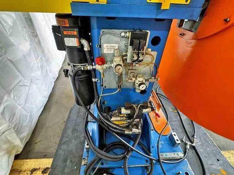 6,000# x 14" Machine Concepts Uncoiler