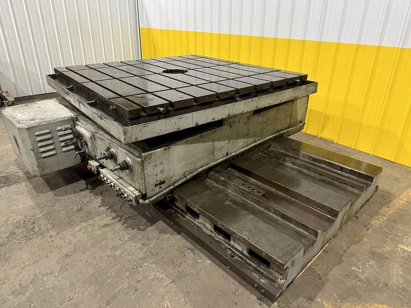 72" X 72" GIDDINGS &amp; LEWIS (G&amp;L) T-SLOTTED POWERED ROTARY TABLE W/ 72" POWERED INFEED SLIDE: STOCK #19731