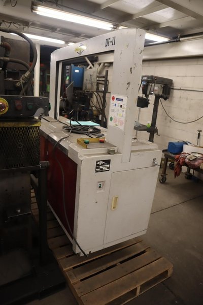 Dynaric Inc Model DF-11 Semi-Auto Strapping Machine- Auction Item