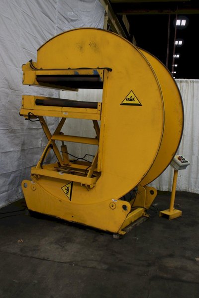 3000 LBS AIR TECHNICAL INDUSTRIES PACMAN TYPE UPENDER: STOCK #76418