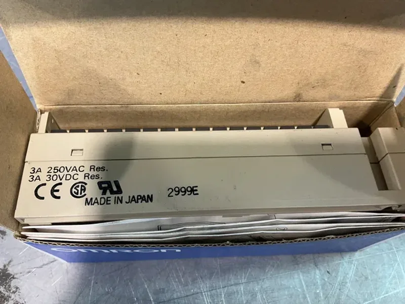 OMRON REMOTE TERMINAL   -  SRT1-ROC16