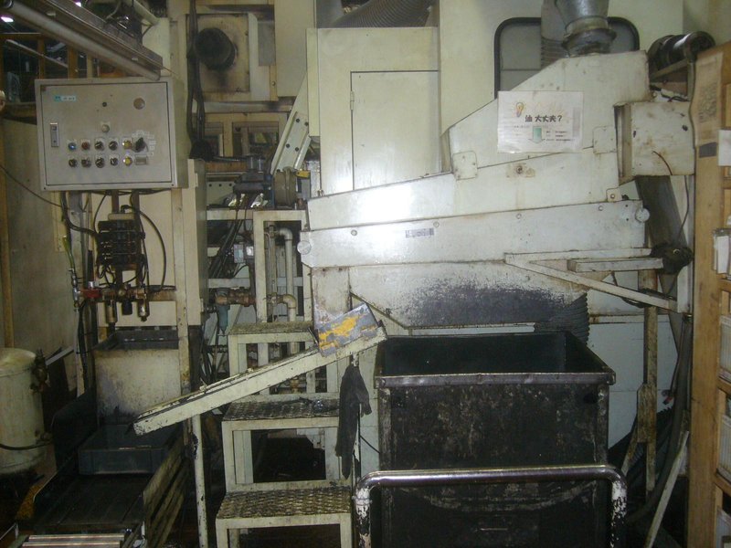 Asahi Sunac Model AF-1414-3 Three Die Progressive Header