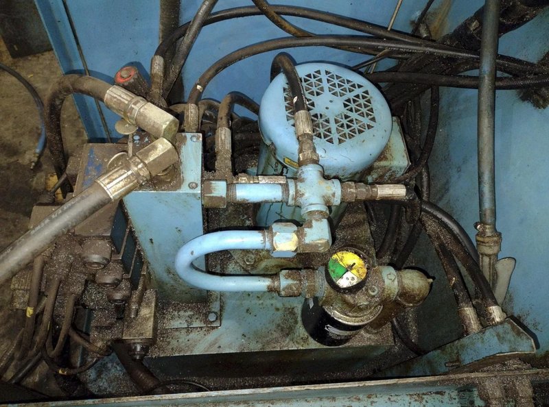 13" X 13" DOALL C-3300NC AUTOMATIC HORIZONTAL BANDSAW. STOCK # 1109625