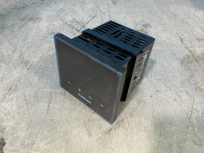 WATLOW TEMPERATURE AND PROCESS CONTROLLER   -  F4T1A5BAA1B4AAA