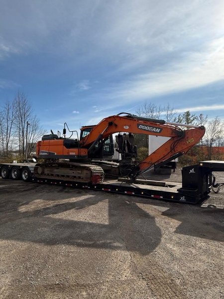 Doosan DX225LC-5 Hydraulic Excavator, 2018 – Hydraulic Thumb, Long Undercarriage, Rotobec RPA3045R43 Grapple
