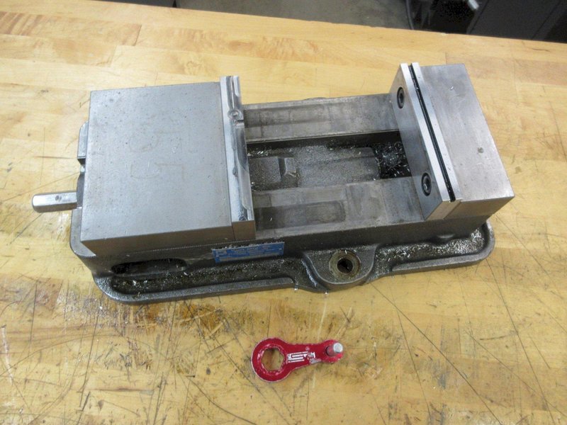 Kurt D675 6&quot; Machine Vise with Hard Jaws and Mini Speed Handle- Auction Item