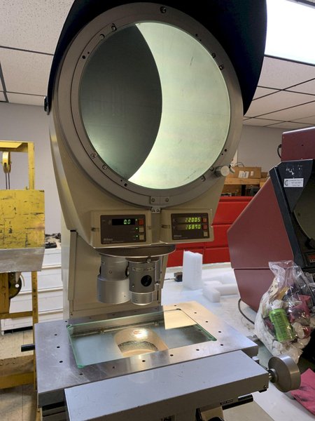 12&quot; NIKON Model V-12BDC Bench Top Vertical Beam Optical Comparator