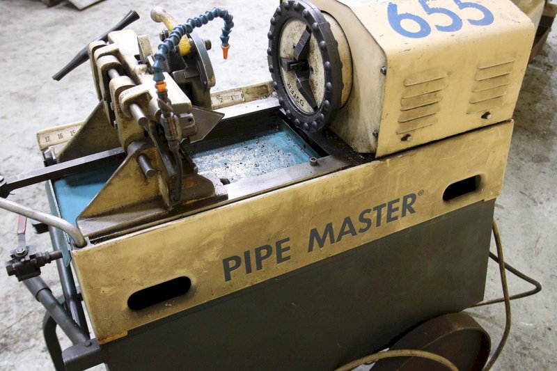 OSTER MODEL #665 PIPE THREADER: STOCK #70733