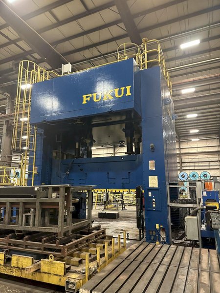 400 TON FUKUI BLANKING PRESS. 72&quot; X .128&quot; X 70,000 LB SERVO FEEDLINE STOCK #  0956723