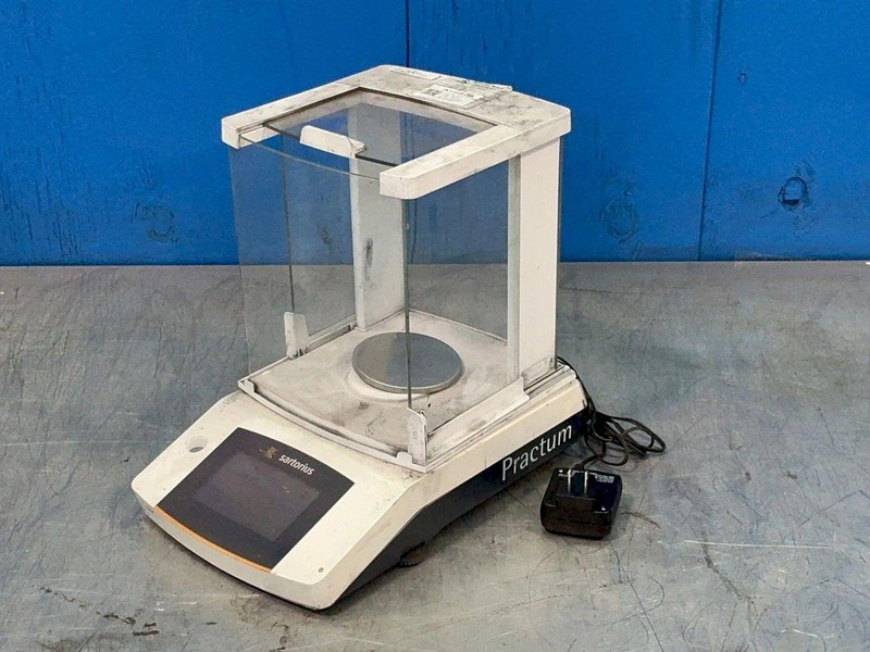 SARTORIUS ANALYTICAL BALANCE  -  PRACTUM224-1S