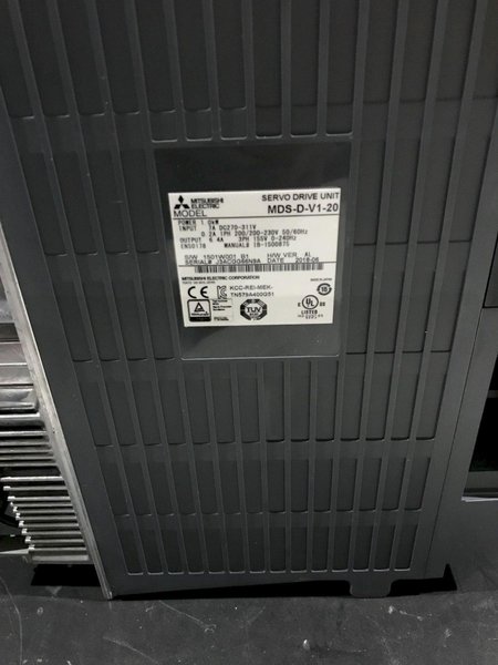 MITSUBISHI MDS-D-V1-20 SERVO DRIVE UNIT NEW