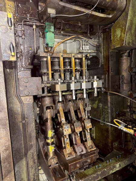 Nedschroef Model HBV-3 4 Die Progressive Header