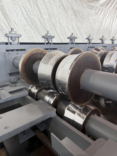 15 STAND X 3&quot; ARBOR X 42&quot; PEARSON SHADOW PANEL ROLLFORMER. STOCK # 0732922