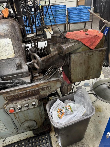 Cincinnati Model 2 OM Centerless Grinder