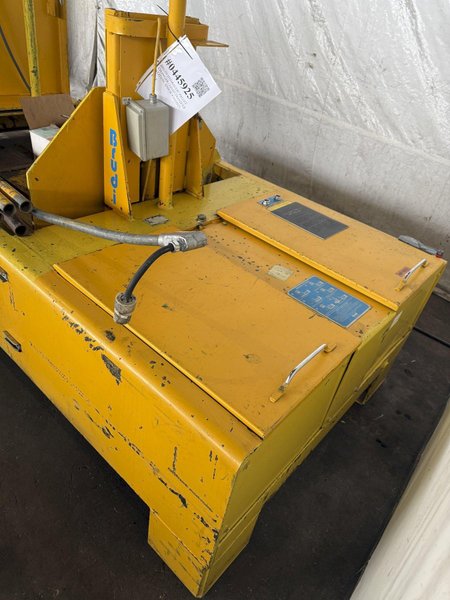 BRUDI HYDRAULIC PALLET CHANGER / LOAD TRANSFER STATION. STOCK # 0445925.
