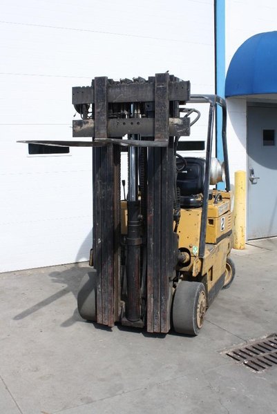 5,000 LB CATERPILLAR FORKLIFT: STOCK #64297