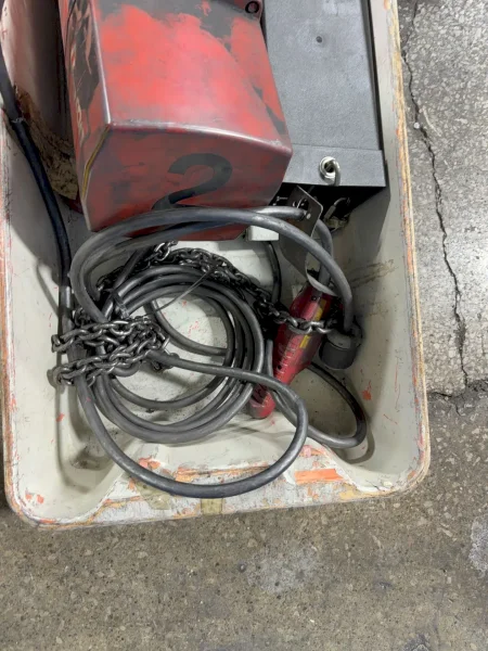 DAYTON 2 TON ELECTRIC HOIST   -  3YB77