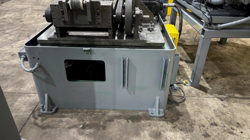 AMERICAN SERVO DRIVEN HYDRAULIC FLYING CUTOFF SHEAR WITH AMS CONTROLS: STOCK #18161