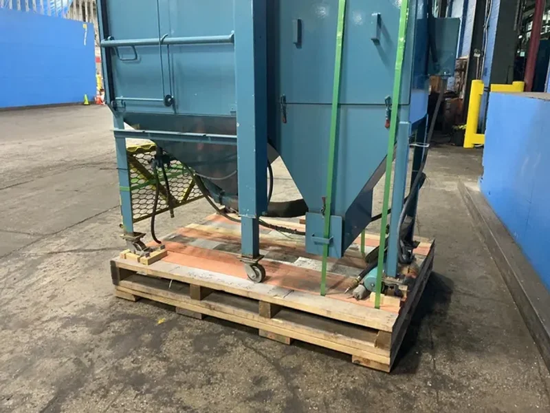 ABRASIVE BLAST SYSTEMS, INC 32” X 32” X 28” ON MOVING TABLE BLAST CABINET