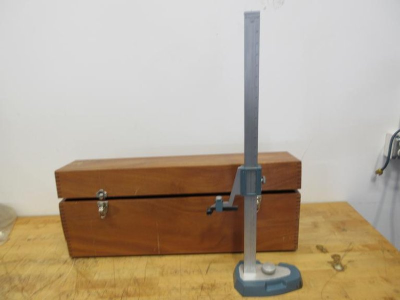 Brown &amp; Sharpe Model 586 26" Vernier Height Guage with Wood Case- Auction Item