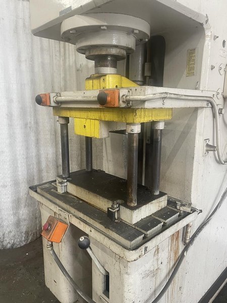100 TON DENISON HYDRAULIC C FRAME PRESS: STOCK #76685
