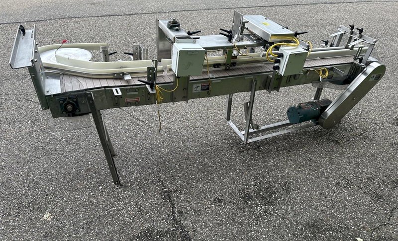 9' Smooth Top Belt Conveyor W Laner &amp; 15" Accumulation Disc