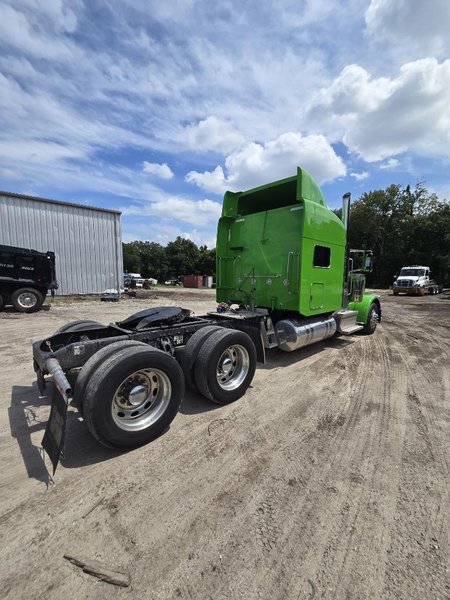 2023 Peterbilt 389 1XPXD49X1PD890715