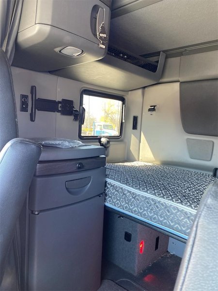 2023 International LT62F 3HSDZAPR2PN493299