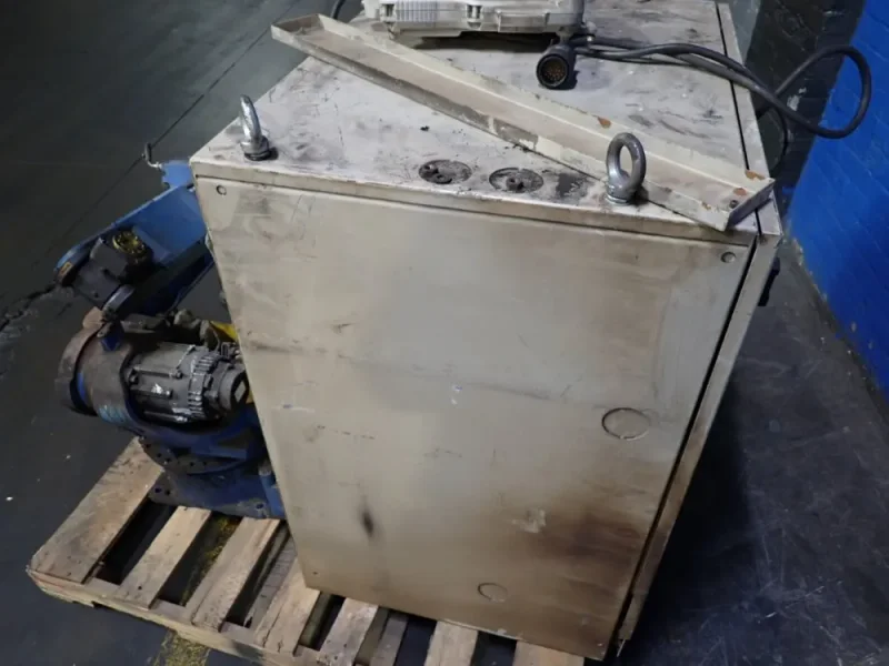 YASKAWA ELECTRIC ROBOT  -  MH6