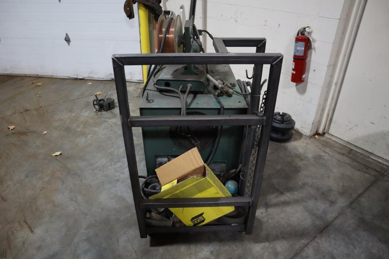 Linde V-200C MIG Welder 200 Amp, Wire Feed Unit, Tweco Torch, Cart- Auction Item