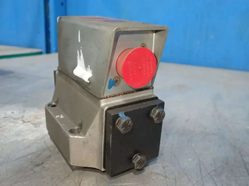 MOOG VALVE  -  062-321