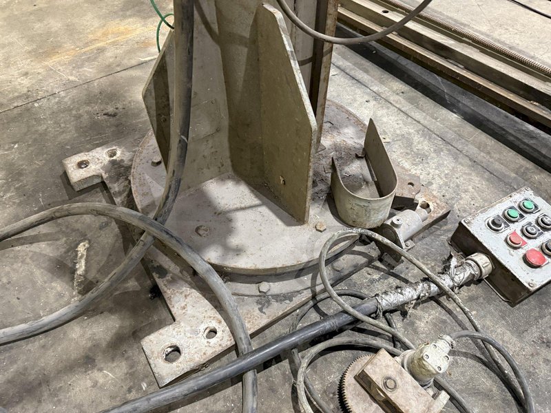 8' ARM X 6' HIGH OHIO POWERED WELDING MANIPULATOR, WITH LINCOLN WELDING ACCESSORIES: YOBRO #24903
