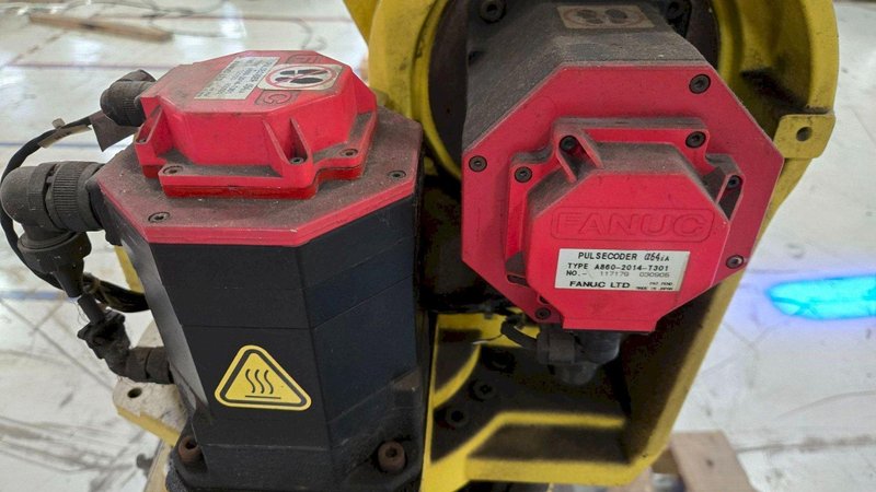 FANUC M-16IB/20 + R-J3IB ROBOT ARM AND CONTROL PANEL NO TEACH PENDANT USED