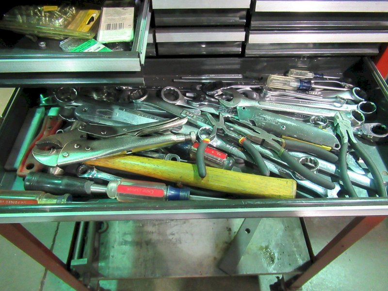 Craftsman 12-Drawer Tool Chest on Rolling Cart with Caster and Contents- Auction Item