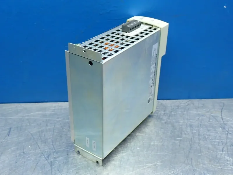 ALLEN BRADLEY 1.0KW, 2.0A OUTPUT, 2.7A INPUT KINETIX SERVO DRIVE  -  2097-V34PR3-LM