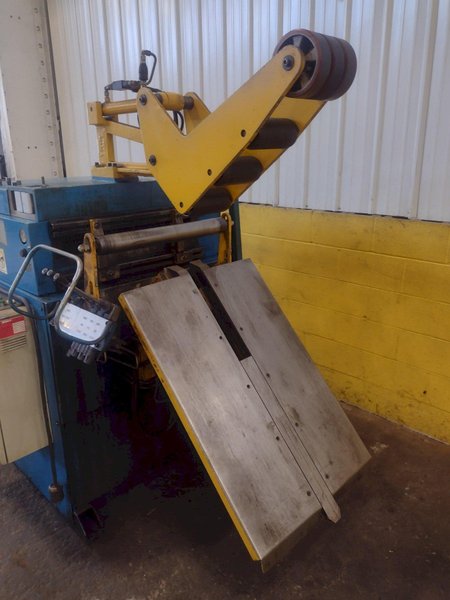 31" x .090" DIMECO MODEL #1676EVV 7 ROLL POWERED STRIP STRAIGHTENER WITH PEELER ARM: STOCK 17225